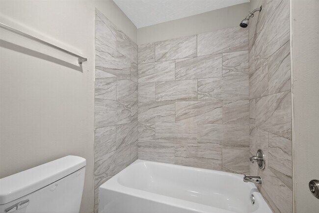 Building Photo - 5243 Wickview Ln