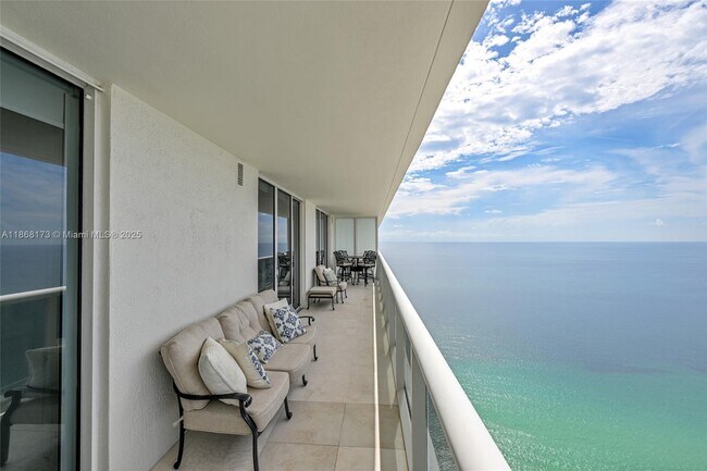 Building Photo - 1830 S Ocean Dr