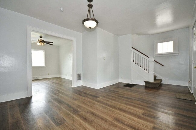 Building Photo - Charming 3-bedroom, 1-bathroom house locat...