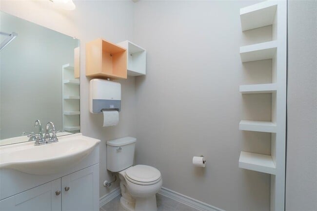 Building Photo - 5304 Golden Canary Ln