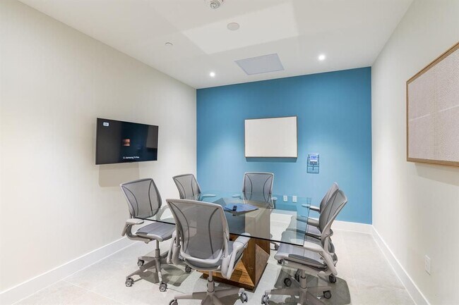 Building Photo - 5961 SW 68th St