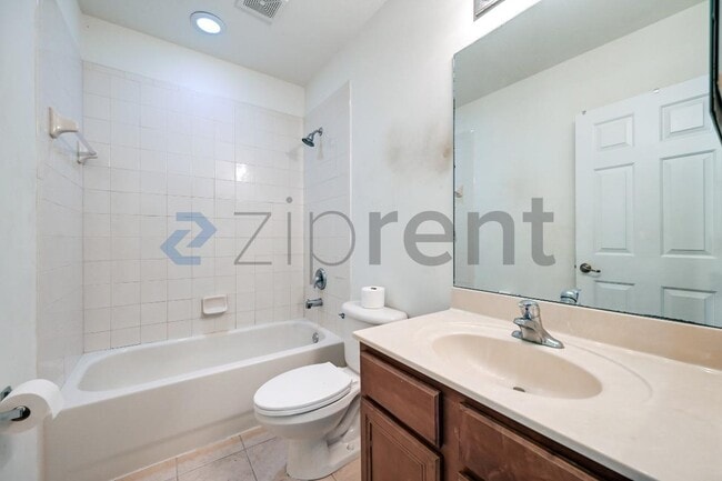 Building Photo - 3158 Antica St