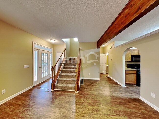 Building Photo - 2020 Foster Dr