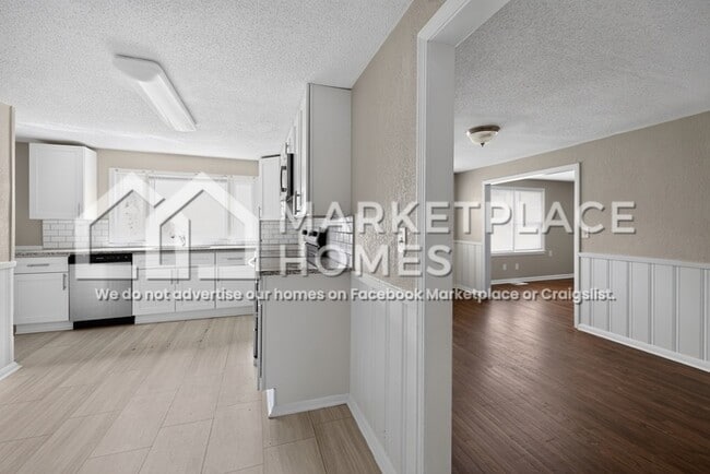 Building Photo - 1110 Pinkston St