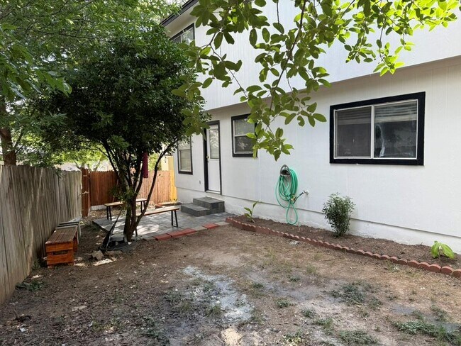 Building Photo - 1707 Morningside Cove