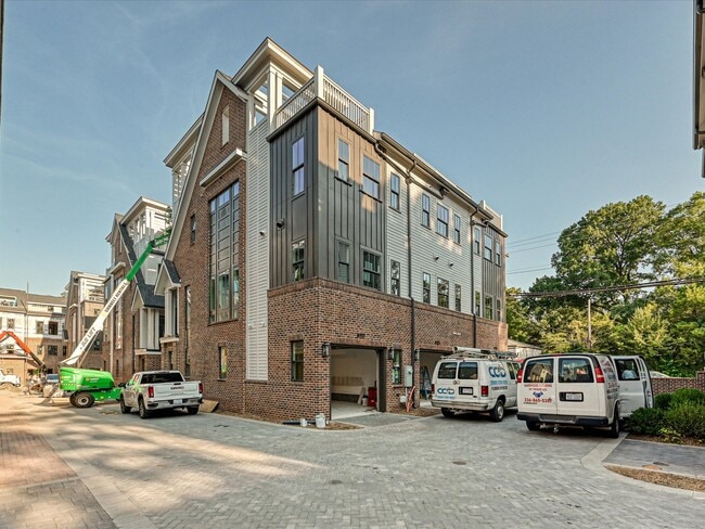 Building Photo - 4121 Selwyn Walk Ct