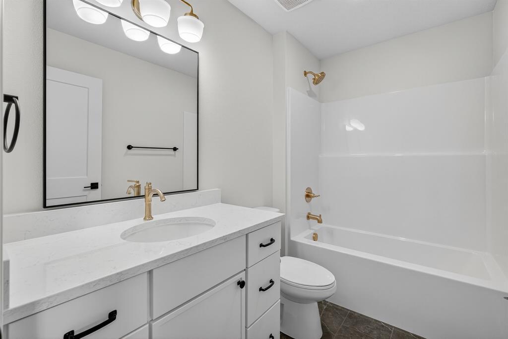 Building Photo - 933 Prime St