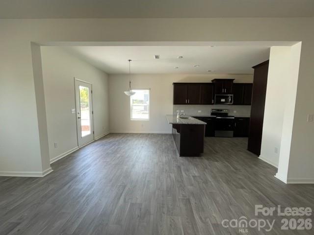 Building Photo - 809 Alexander Commons Dr