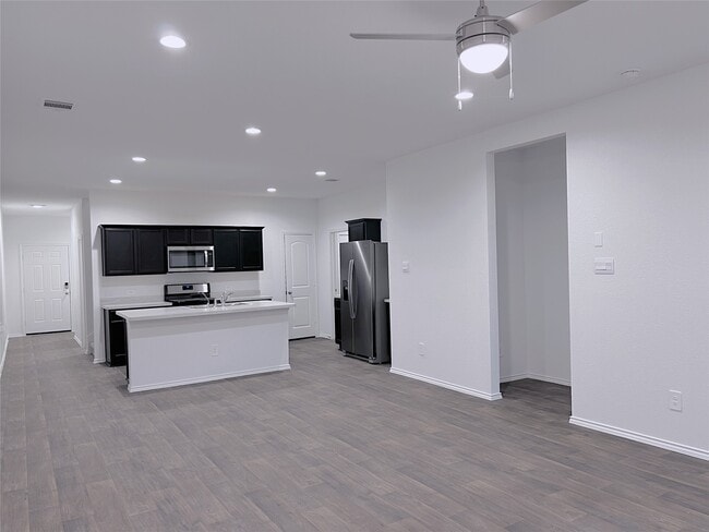 Building Photo - 14866 Cypress Holw Dr