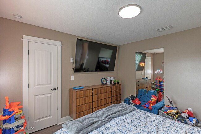 Building Photo - 3693 Lightview Ln