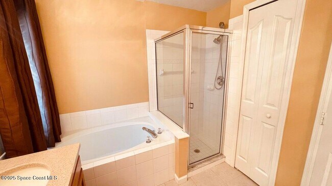 Building Photo - 1829 SW Hickock Terrace