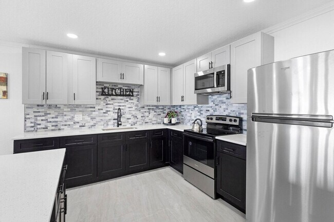 Building Photo - 1983 Spring Ave