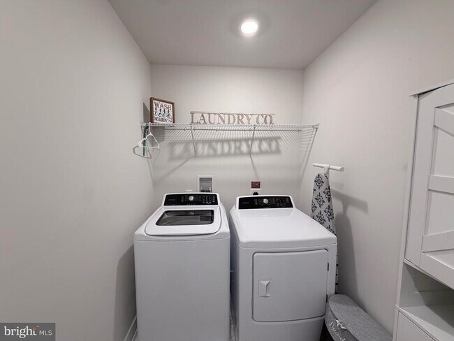 Building Photo - 2835 Bridgewater Dr