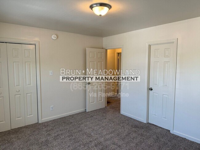 Building Photo - 9101 Parktop Ln NW