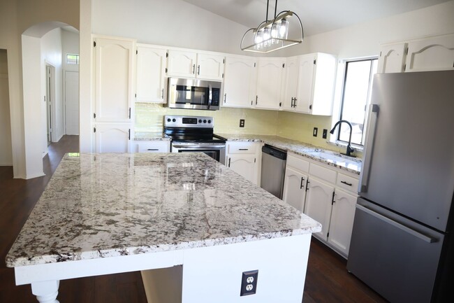 Building Photo - A Home You Have To See To Believe!!!