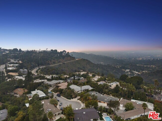 Building Photo - 8405 Edwin Dr