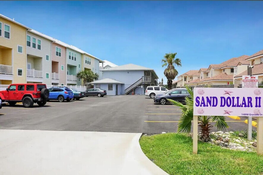 Building Photo - 14898 Granada Dr