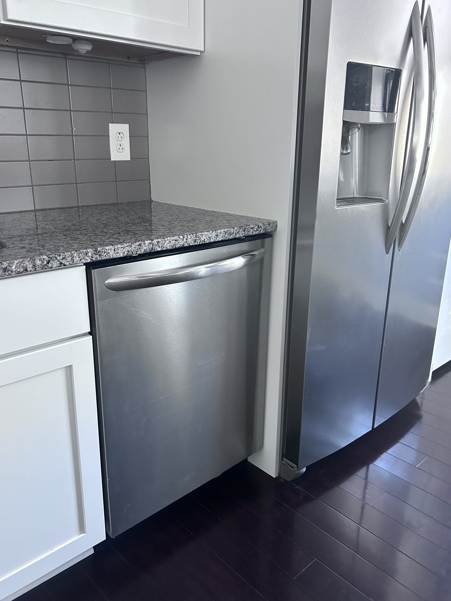 Stainless Steel Appliances - 13 Chester St