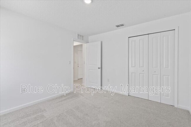 Building Photo - 5131 Magnolia Palm Dr