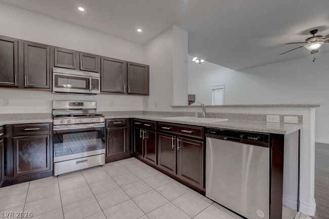 Building Photo - 5938 Gentleslope St