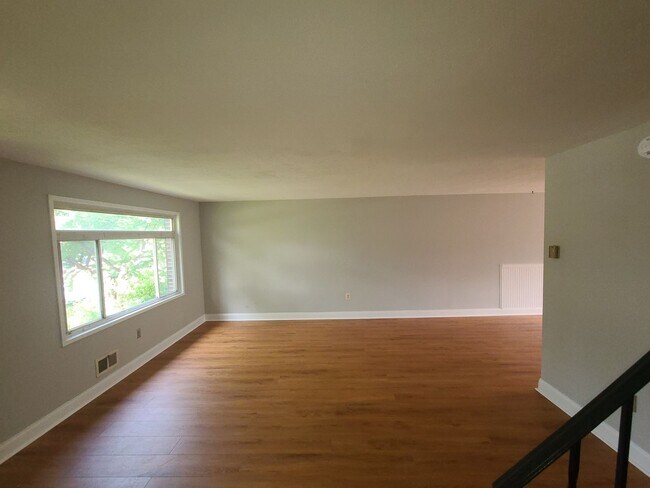 Building Photo - 303 Wisewell Ct