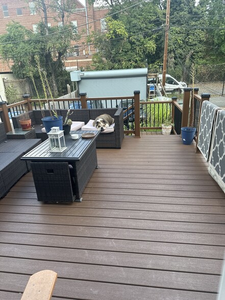 Top of deck - 921 Farragut St NW