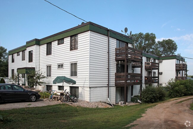 Primary Photo - Greenwood Apartments