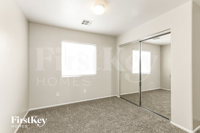 Building Photo - 7427 Margollini St