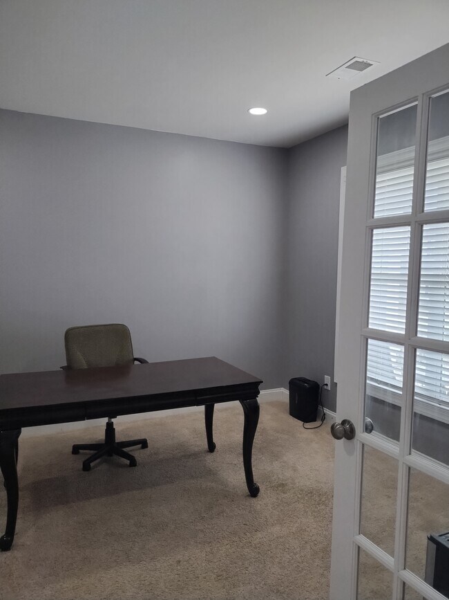 Building Photo - 437 Marietta Ln