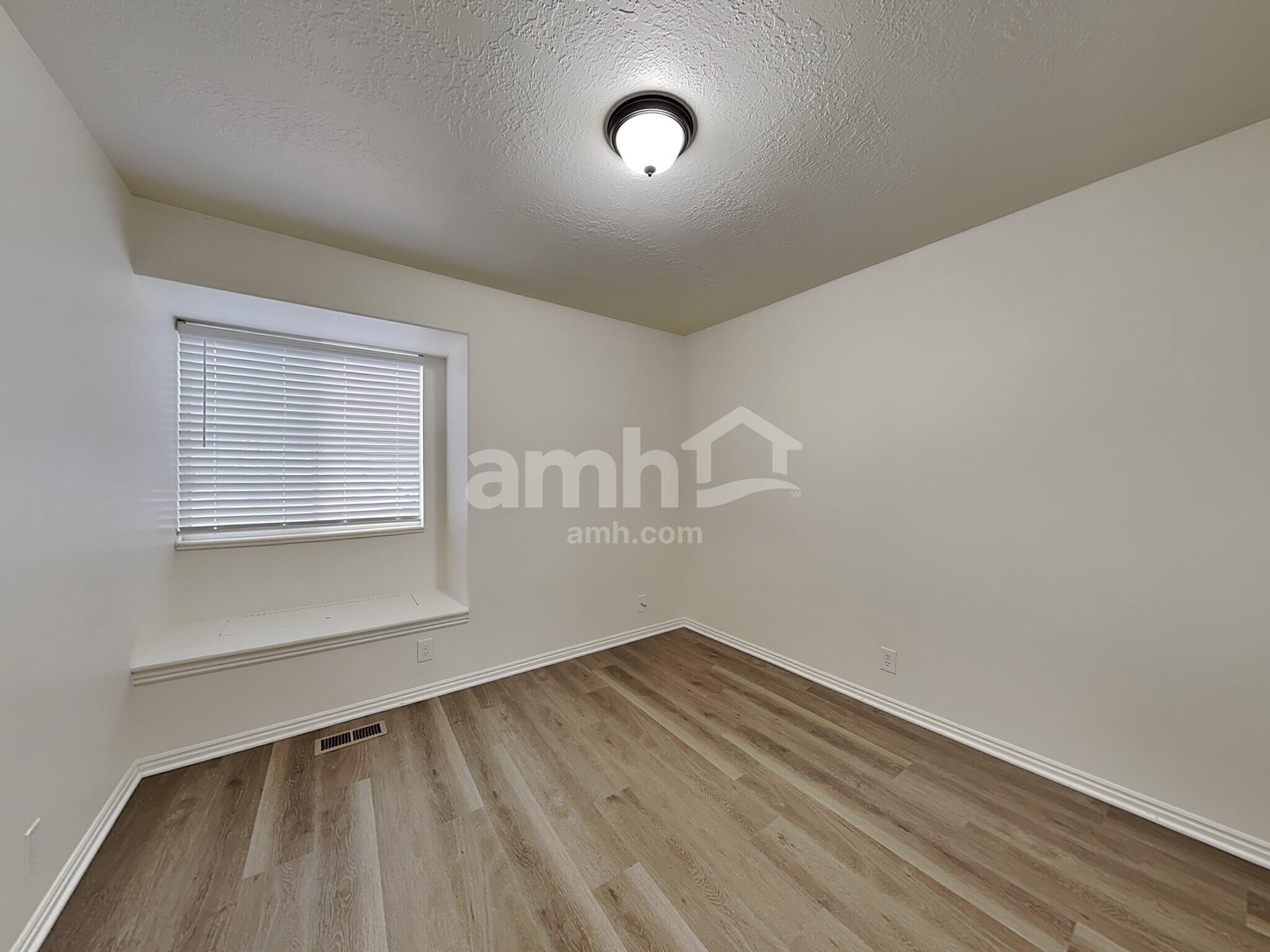 Building Photo - 4419 S 2750 W