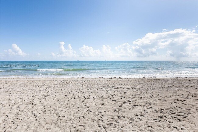 Building Photo - 3001 S Ocean Dr