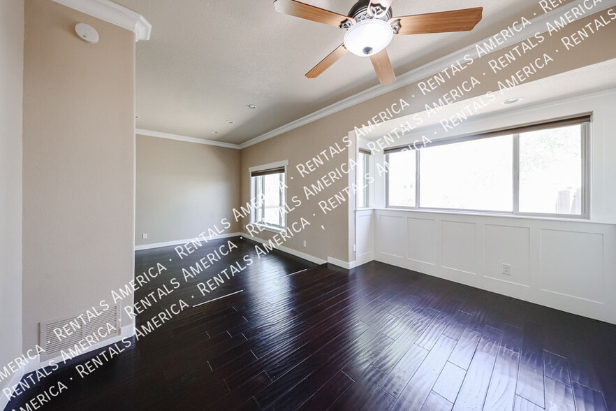 Building Photo - 15811 E Richwood Ave