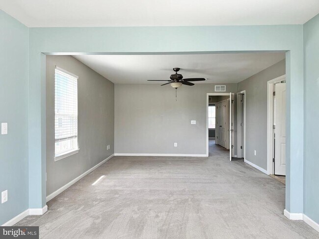 Building Photo - 7 Coulter Ln