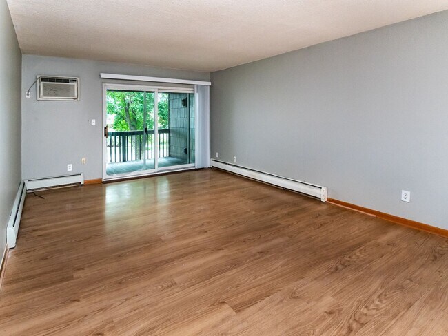 Building Photo - Charming One Bedroom In Roseville