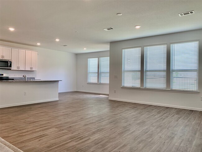 Building Photo - 1024 Greenshank Dr