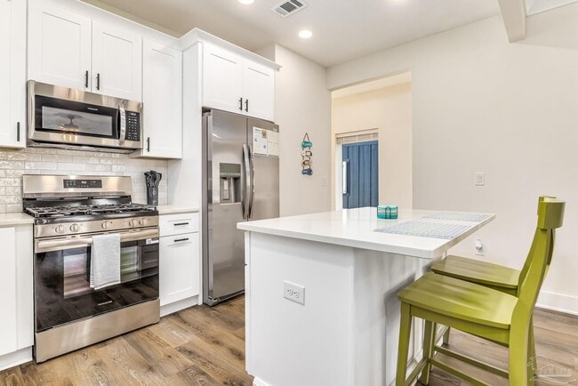 Building Photo - 520 N De Villiers St