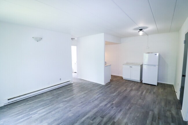 Building Photo - 2323 Beechmont Ave