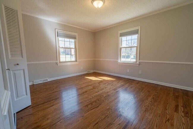 Building Photo - 123 Temple Cir