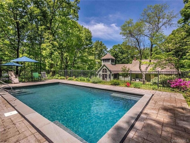 Building Photo - 74 Hilltop Rd