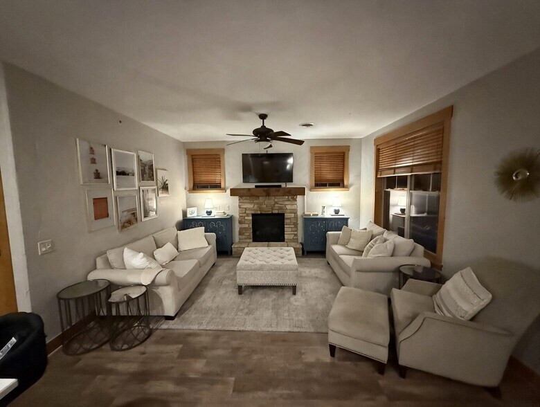 Building Photo - 441 Clara Ave