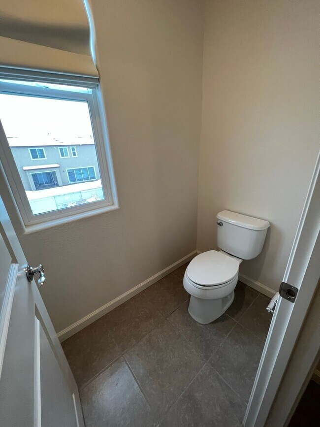 Building Photo - 3140 Show Jumper Ln