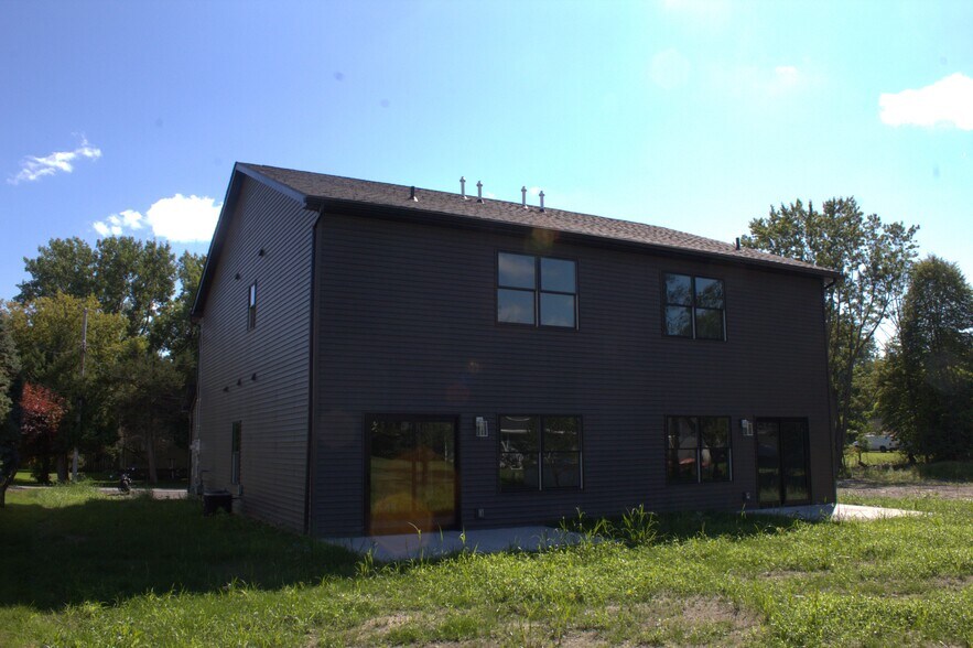 Building Photo - 4266 Greenfield Pkwy