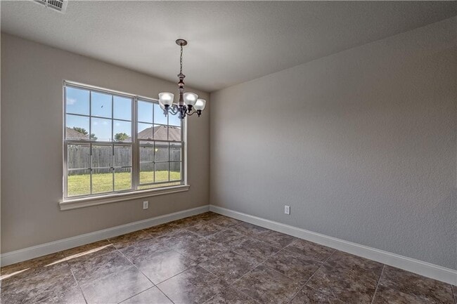 Building Photo - 2703 SW Warberry Ave