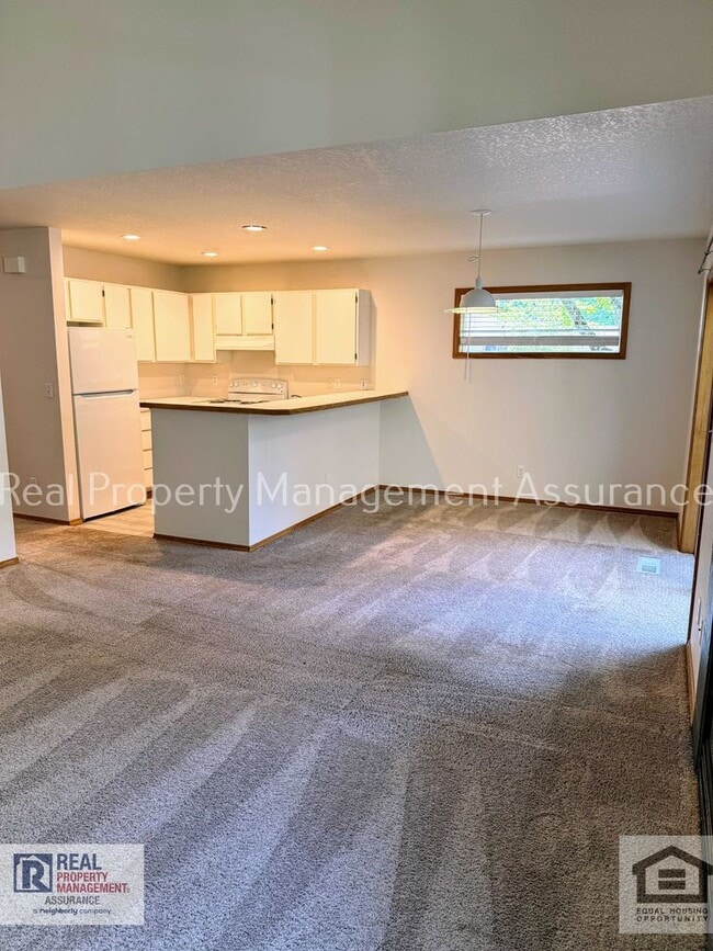 Building Photo - 470 SW 150th Ave