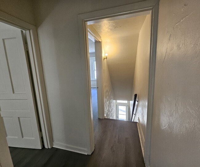 Building Photo - 837 Stanton Ave