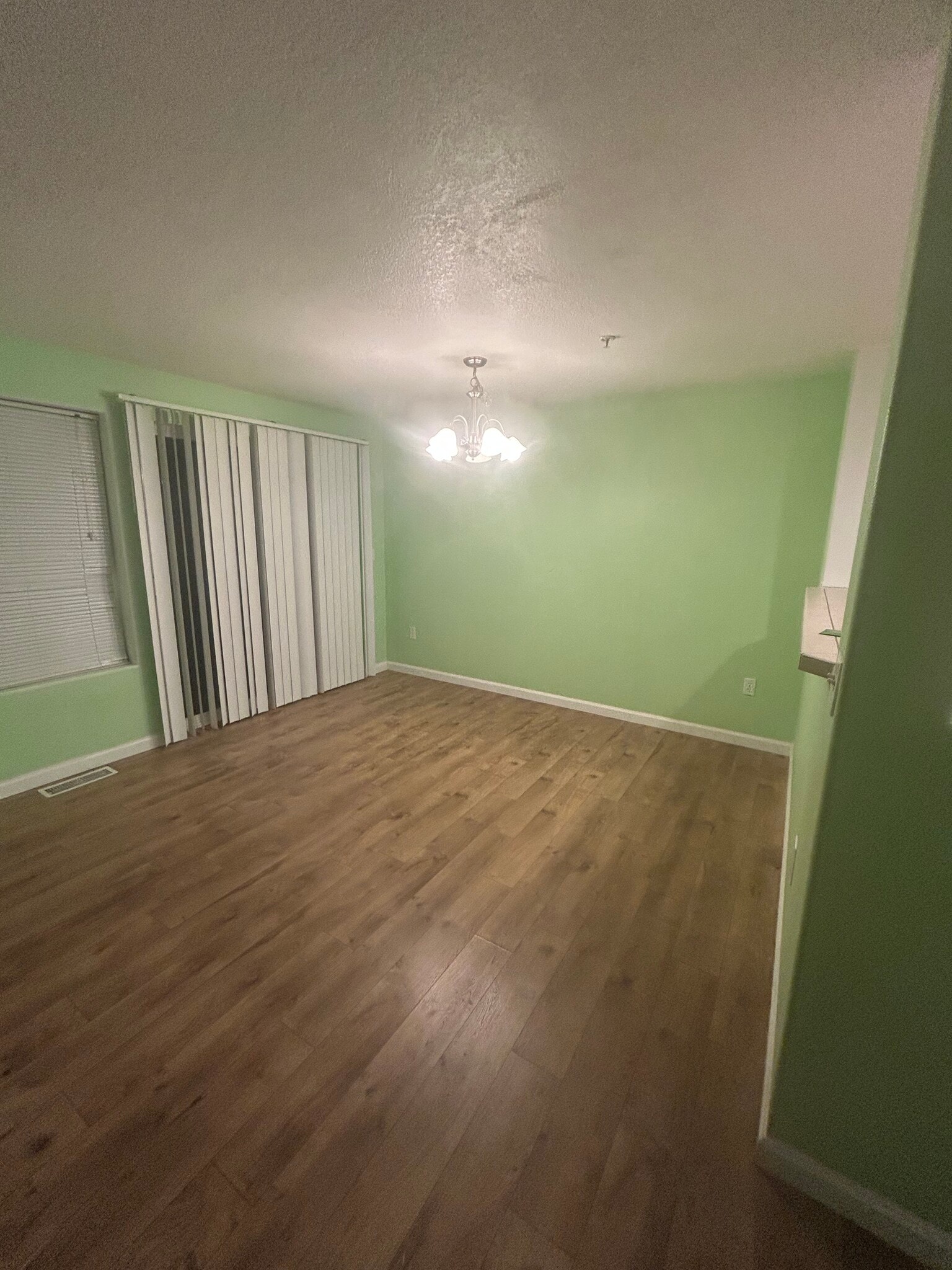 Building Photo - 10723 SW Canterbury Ln