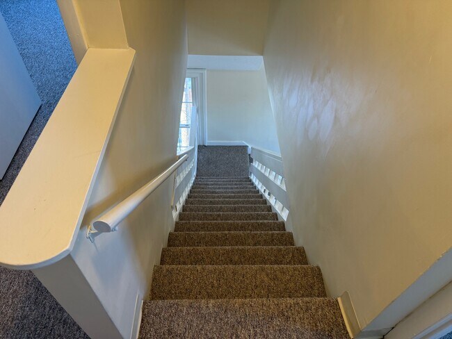 Building Photo - 34 Spring St