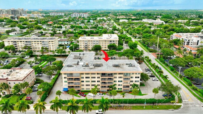 Building Photo - 290 W Palmetto Park Rd