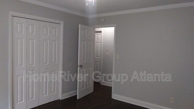 Building Photo - 1715 Highland Pl