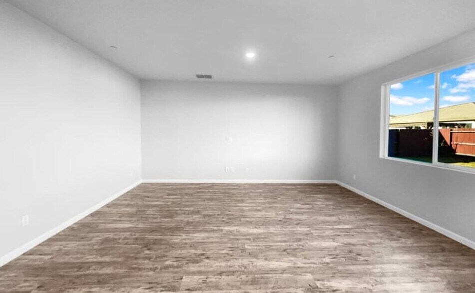 Building Photo - 8416 Tapies Way